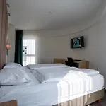 Hotel We Shortstay *
