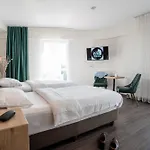 Hotel We Shortstay