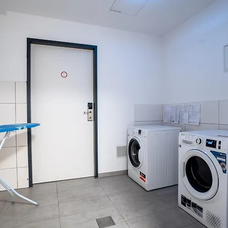 We Shortstay Hotel *