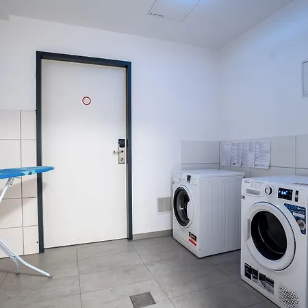 Hotel We Shortstay